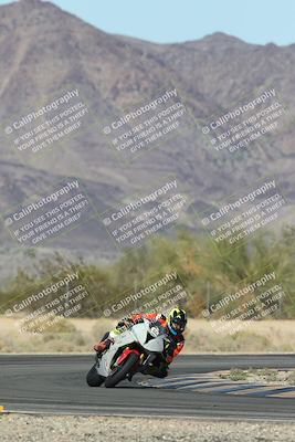 media/Oct-30-2025-Racers Edge (Thu) [[dabbdaf680]]/3-B Group/Session 5 (Turn 6)/